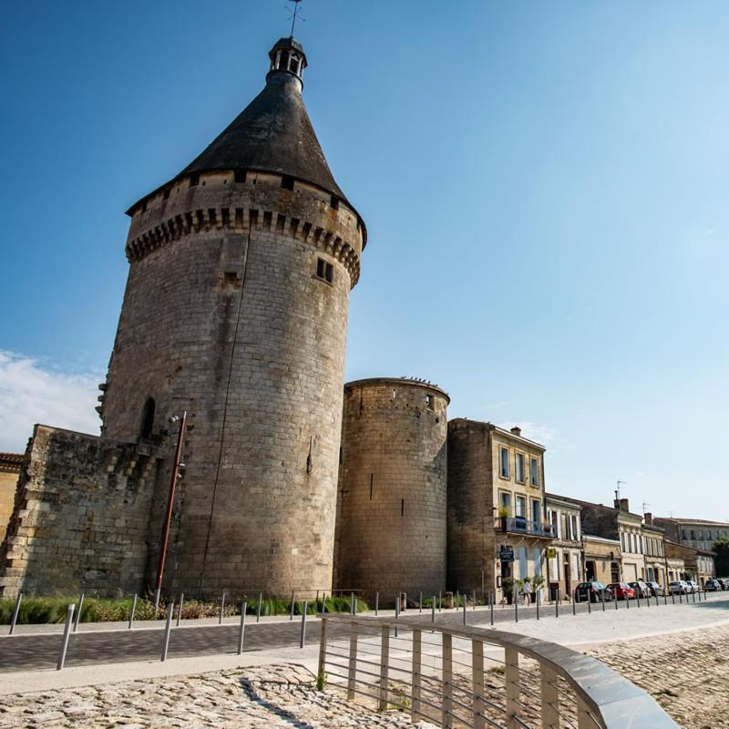 Logis Hotel De La Tour Libourne Exterior foto