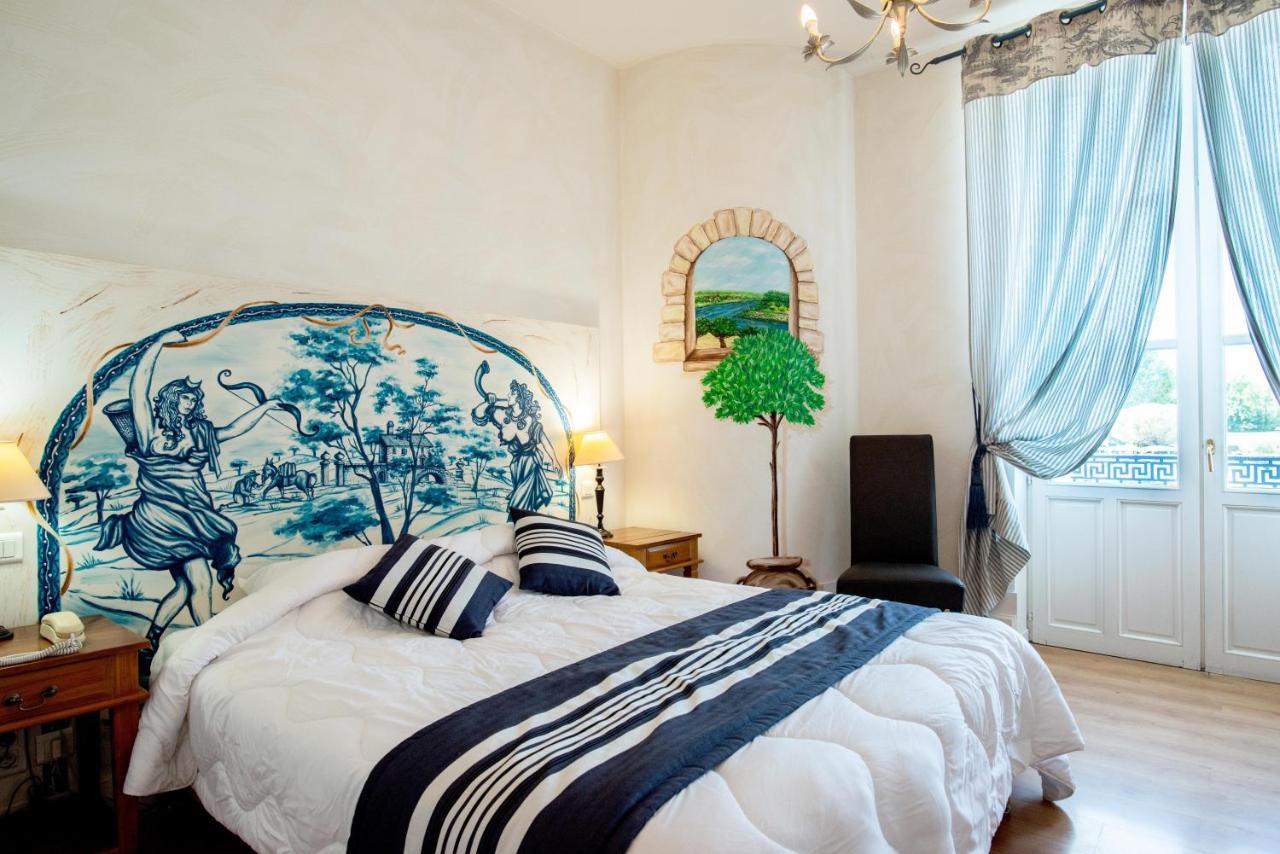 Logis Hotel De La Tour Libourne Exterior foto