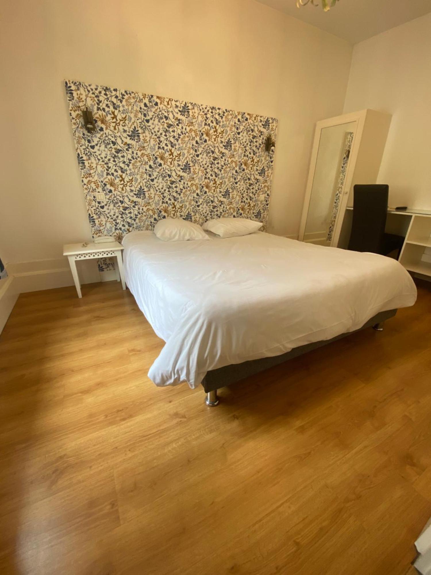 Logis Hotel De La Tour Libourne Exterior foto