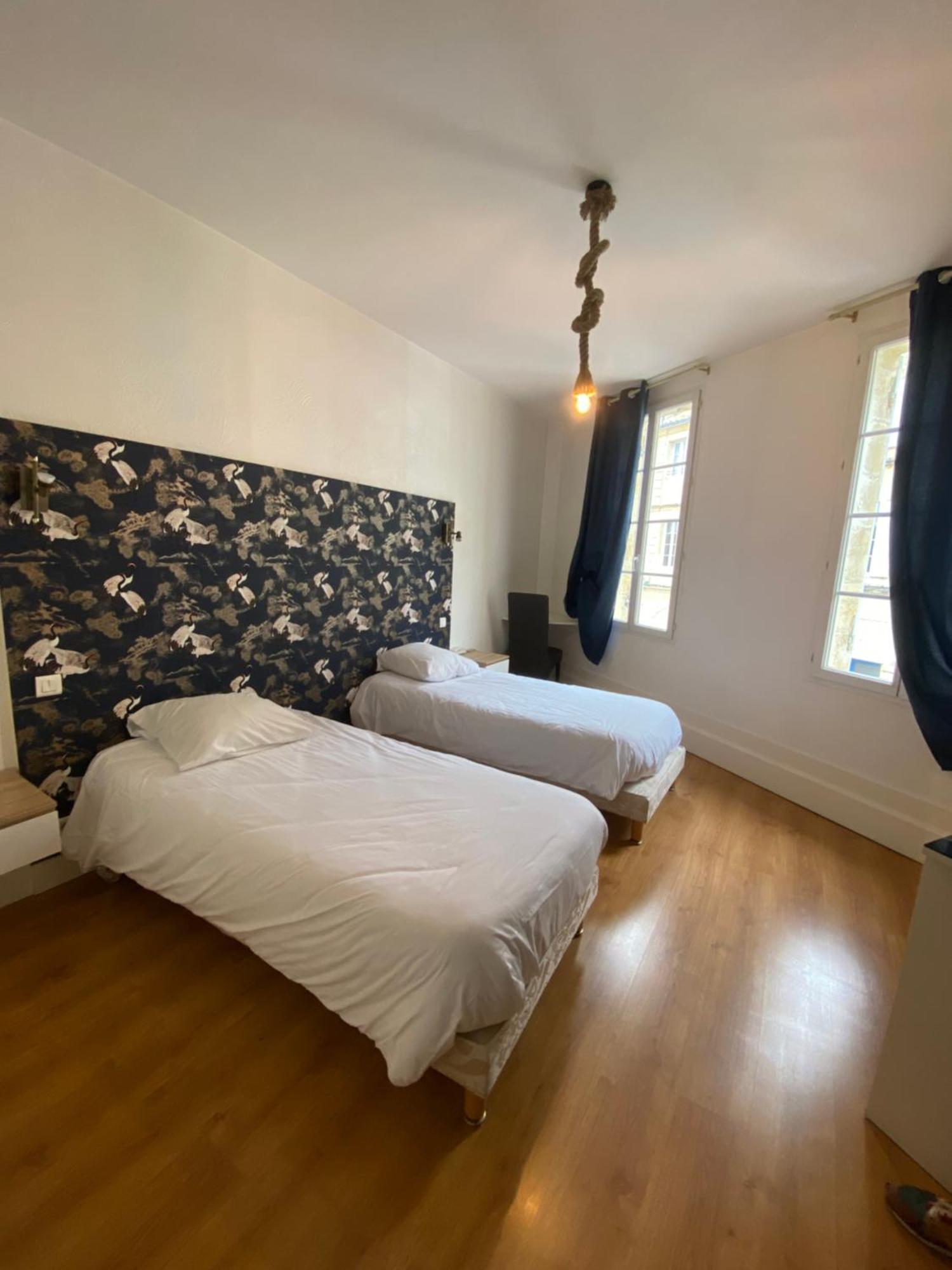 Logis Hotel De La Tour Libourne Exterior foto